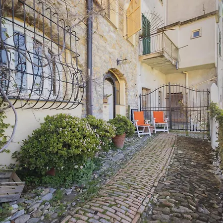 Апартаменти Traditional Ligurian House By Wonderful Italy Санремо